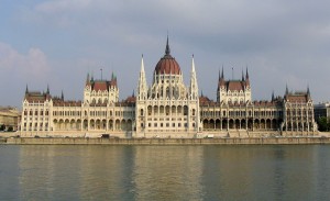 Parlamento desde el Danubio, Destino, Budapest