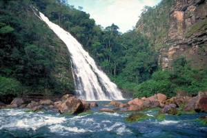 Cascada en el parque nacional Noel Kempff Mercado en bolivia