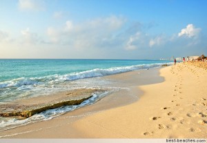 playa desierta en cancun en México