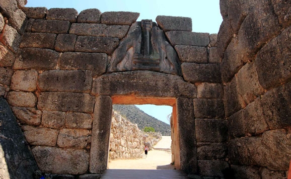 Detalle de los leones de la puerta ciclópea de la ciudad de Micenas (Grecia)